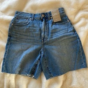 Madewell shorts. New with tags on. Size W 28